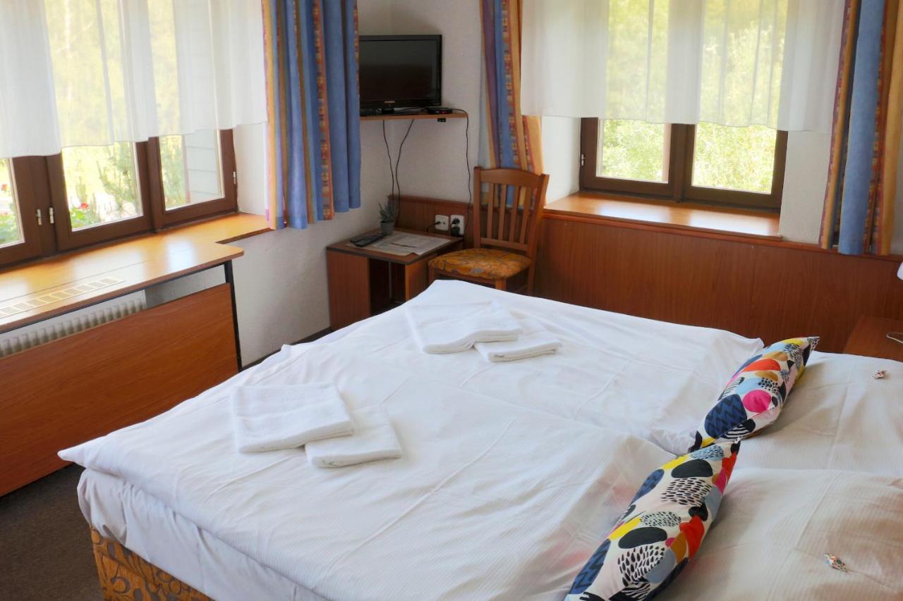 Hotel Maredis Korenov Ngoại thất bức ảnh