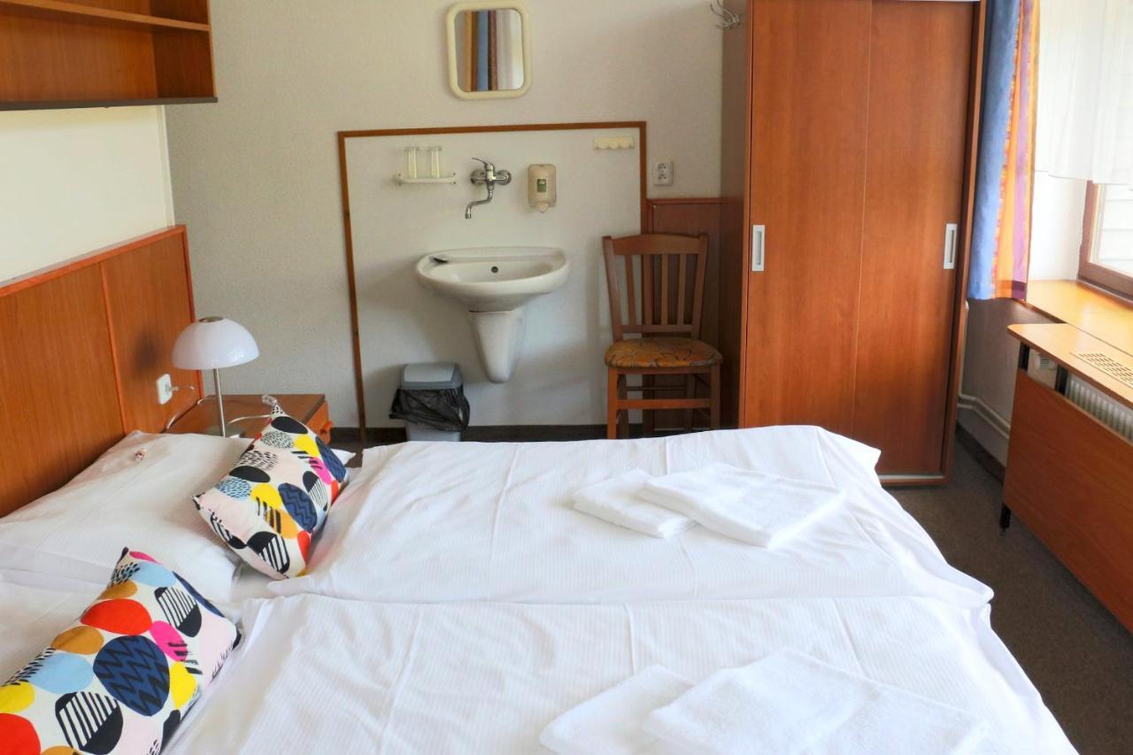 Hotel Maredis Korenov Ngoại thất bức ảnh