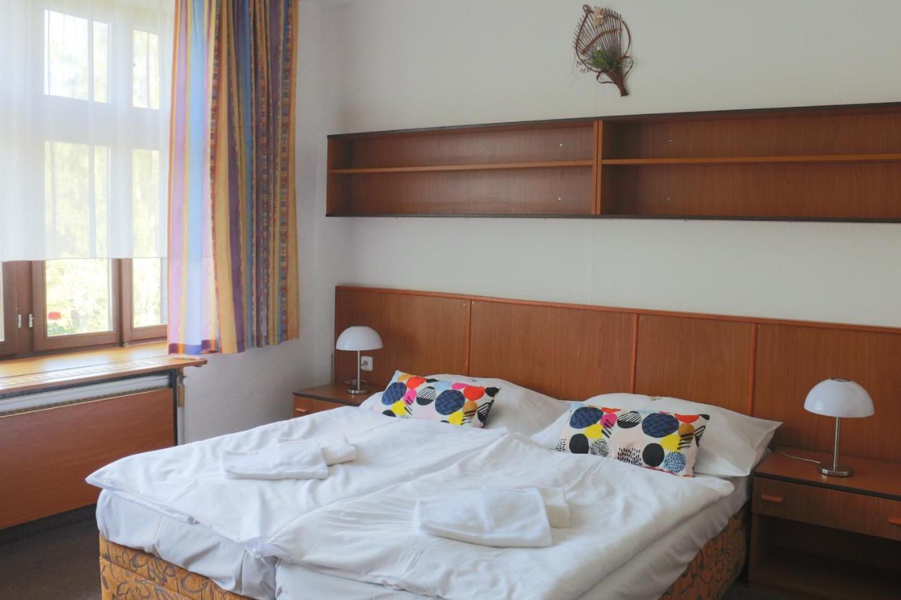 Hotel Maredis Korenov Ngoại thất bức ảnh