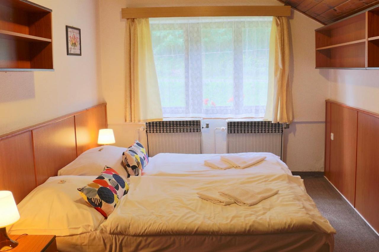 Hotel Maredis Korenov Ngoại thất bức ảnh