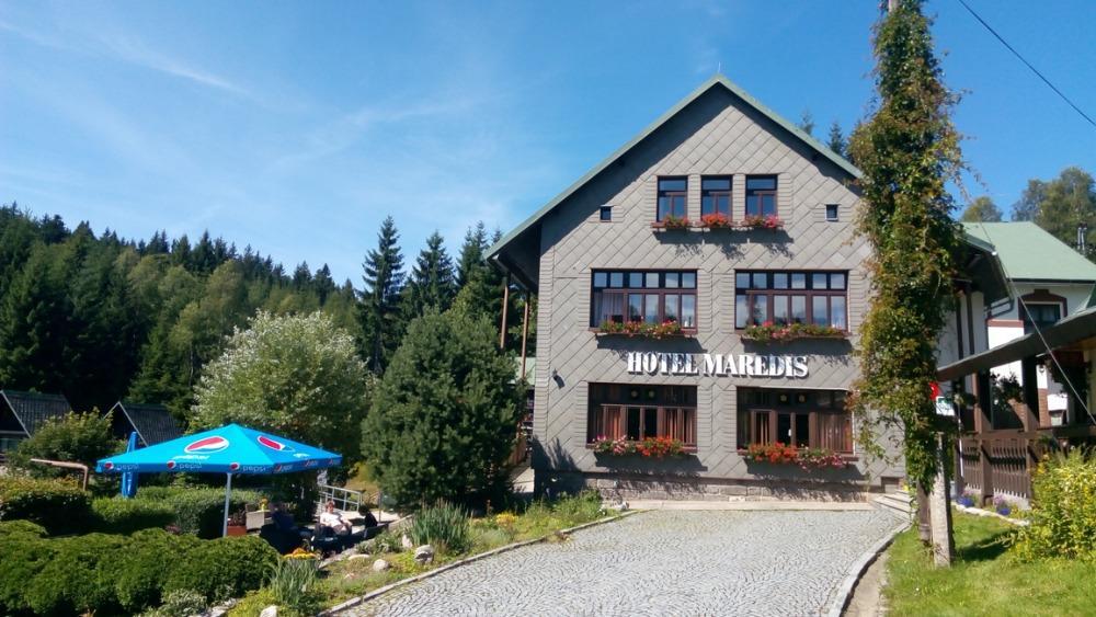 Hotel Maredis Korenov Ngoại thất bức ảnh